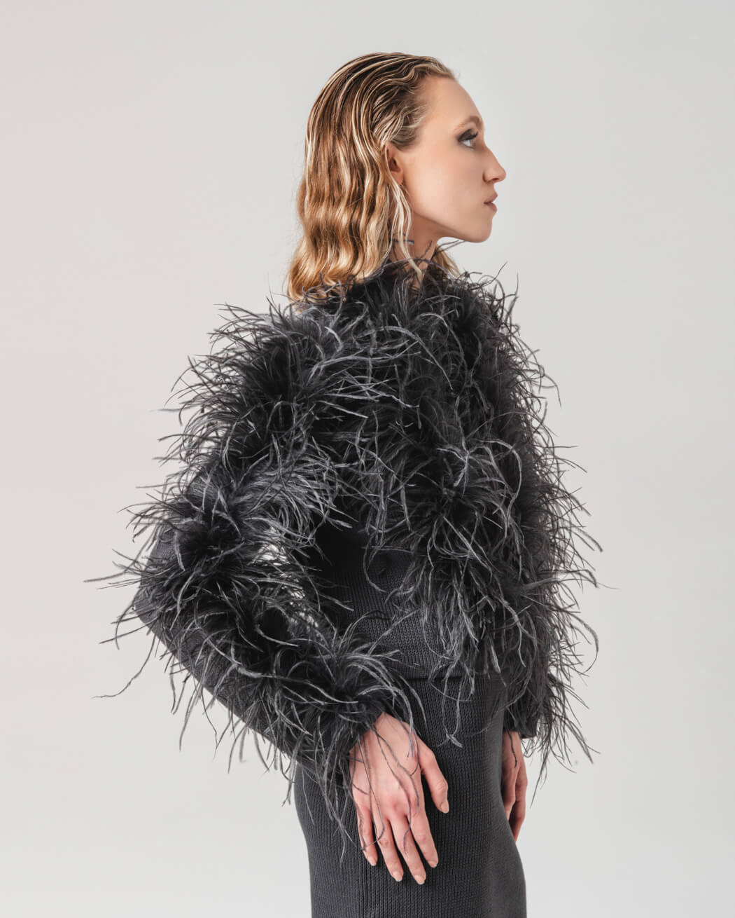 Жакет с перьями